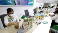Vietcombank, MB, VPBank và HDBank được giảm 50% dự trữ bắt buộc
