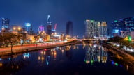 Thủ tướng yêu cầu trình nghị quyết về trung tâm tài chính quốc tế ngay tại kỳ họp thứ 9
