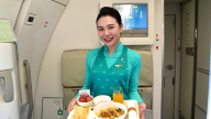 Vải trứng Hưng Yên vào thực đơn Vietnam Airlines