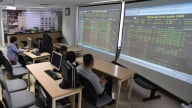 Cân nhắc kỹ đề xuất áp thuế 20% trên lãi bán chứng khoán