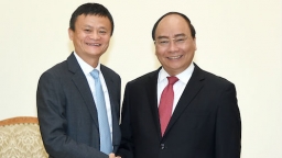 Jack Ma initiated non-cash payment services, affirming Alibaba's business plan in Vietnam