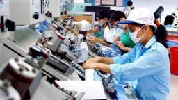 Vietnam's labor productivity was lowest among the countries, including Cambodia: Report