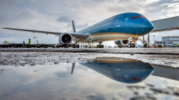 Vietnam Airlines bumps into stiff competition