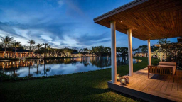 Hotel magnate Adrian Zecha shakes hands with Novaland to open resort in Can Tho