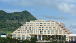 The largest private luxury hotel chain in Vietnam suffered severe losses