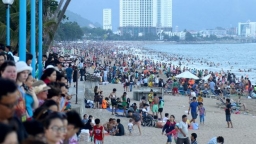 Seaside tourism real estate's growth relies mainly on domestic tourists