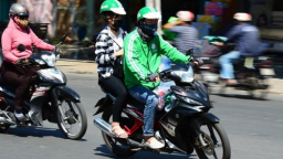 Grab or 'Xe Om'? The clashing paths of Vietnamese drivers