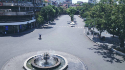 Families scramble for relief as summer heat scorches Hanoi
