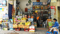 A gloomy future for traditional groceries