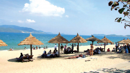 Foreign investors in race to take over real estate projects in Vietnam