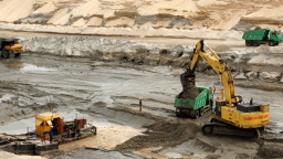Profits of ever largest Thach Khe iron mine estimated at US$35 billion raised doubts