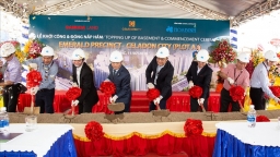 Hoa Binh kicks off third phase package of Celadon City project