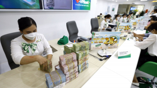 Cánh cửa room ngoại phân hóa các ngân hàng