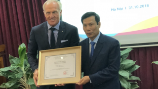 Legendary golfer Greg Norman named Vietnam's tourism ambassador