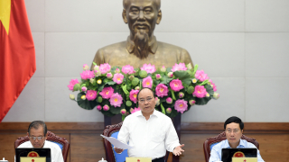 Prime Minister urges to promote non-cash payment