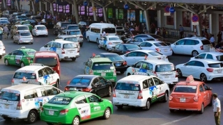 Dừng thí điểm taxi công nghệ từ ngày 1/4