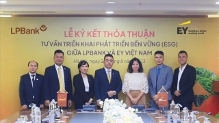 LPBank hợp tác với EY Việt Nam xây dựng lộ trình phát triển bền vững