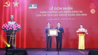 Chủ tịch CEO Group đón nhận Huân chương Lao động hạng Ba