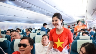 Vietnam Airlines tiếp lửa trận chung kết Asean Cup