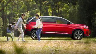 Peugeot ưu đãi lên đến 121 triệu đồng cùng quà tặng hấp dẫn