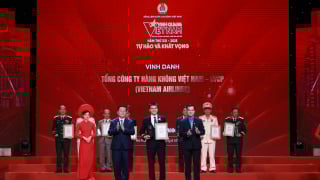 Vietnam Airlines được vinh danh tại chương trình Vinh quang Việt Nam 2025