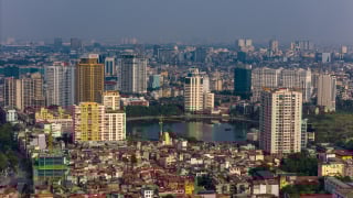 Vì sao càng chờ giảm, giá nhà càng leo thang?