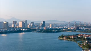 Căn hộ trung cấp 'biến mất' ở Hà Nội