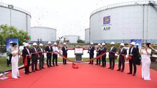 Bầu trời 'xanh' hơn nhờ nhiên liệu bay mới của Petrolimex