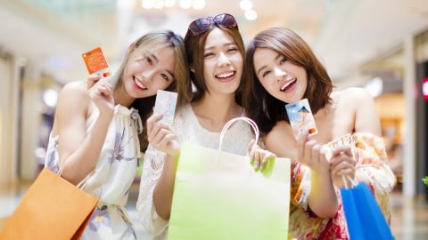 Đón hè rực rỡ cùng loạt ưu đãi hấp dẫn cho chủ thẻ quốc tế SHB 