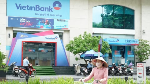 Đằng sau động thái đóng cửa loạt phòng giao dịch của VietinBank 