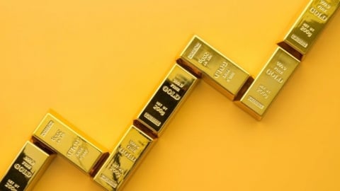Giá vàng hôm nay 2/7: Neo gần đỉnh, giới đầu tư vẫn chưa rời bỏ tài sản an toàn