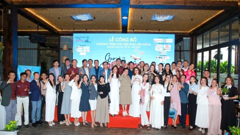 Câu lạc bộ Doanh nhân 2030 gieo chữ trên đá núi