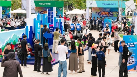 Cận cảnh siêu phẩm VinFast Evo Grand lần đầu xuất hiện tại 'VinFast xanh Fest Icon'