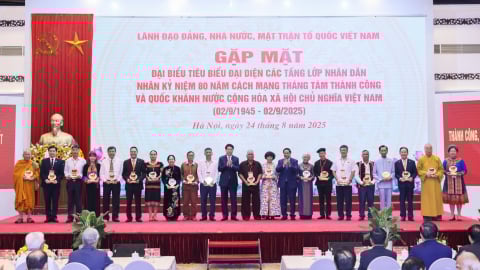 Doanh nhân Đỗ Quang Hiển được vinh danh nhờ thành tích xuất sắc đóng góp cho cộng đồng
