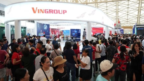 VEC đón hơn 230.000 khách đến khai mạc Triển lãm Thành tựu đất nước