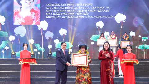 “Bông hoa” điển hình tiên tiến trên quê hương Bác