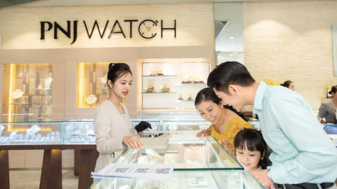 Nhộn nhịp thị trường 'mua sắm thần tài 2023'