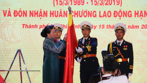 Tân cảng Sài Gòn nhận Huân chương Lao động hạng Nhất