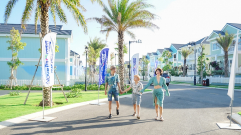 Nhạc sĩ Thanh Tâm cùng vợ và con đi tìm niềm cảm hứng sáng tác tại second home ven biển