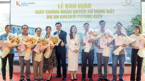 Kim Oanh Group bàn giao giấy chứng nhận quyền sử dụng đất dự án Golden Future City