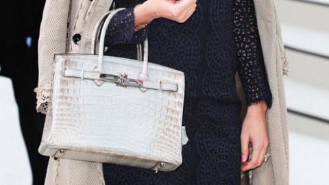 Cùng là da cá sấu, Hermès làm thế nào bán được túi Birkin giá 3 tỷ đồng?