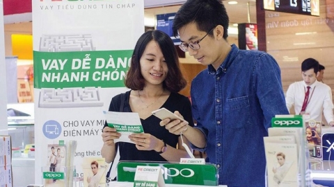 Moody’s xem xét hạ tín nhiệm FE Credit, Home Credit và SHB Finance