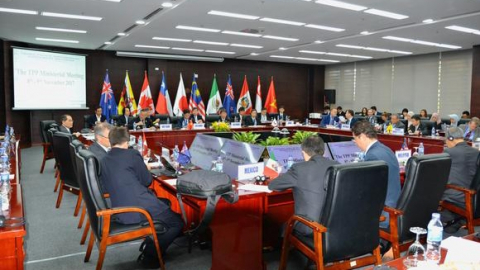 Việt Nam khôn ngoan khi không 'bỏ hết trứng vào một rổ TPP'