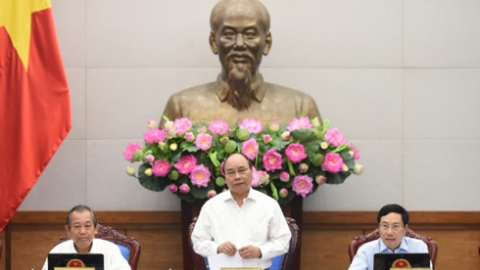 Thủ tướng: “Gánh nặng về thuế, phí đối với doanh nghiệp còn rất lớn“