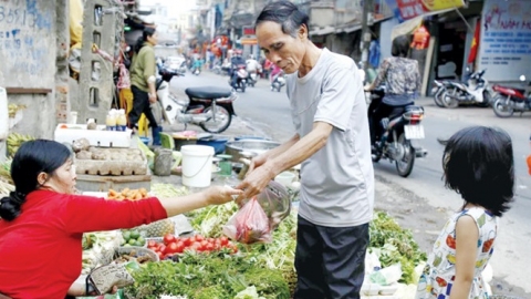 Tăng thuế VAT với người nghèo: Không thể tác động ít mà ngược lại