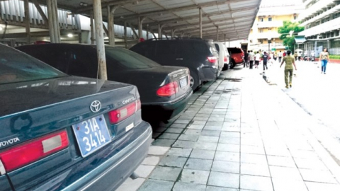 Phát sốt với chi tiêu công tăng vọt