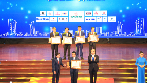 Hòa Bình Corporation vinh dự Top 10 Doanh nghiệp TP.HCM tiêu biểu 2018
