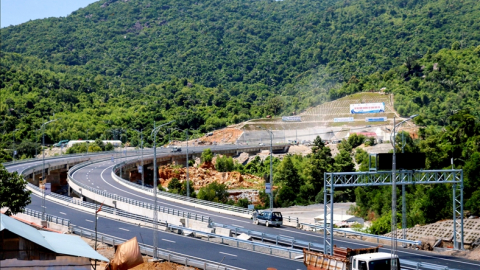 Thủ tướng thúc tiến độ giải phóng mặt bằng ở 7 dự án giao thông trọng điểm