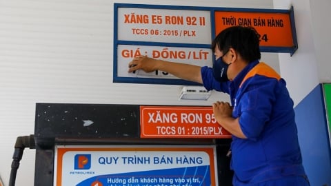 Giá xăng dầu tiếp tục tăng mạnh