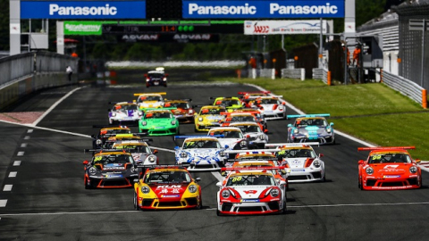Porsche Carrera Cup Asia là giải đua phụ thứ 2 của chặng đua F1 Hà Nội